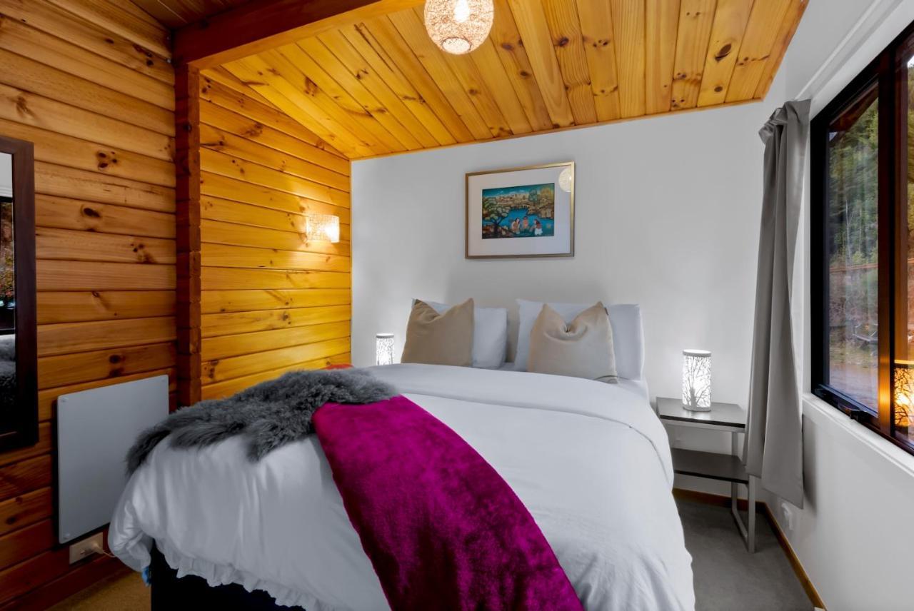 Kereru Cottage, Cosy Log Cabin, Serene Lake & Mountain Views Queenstown Eksteriør bilde