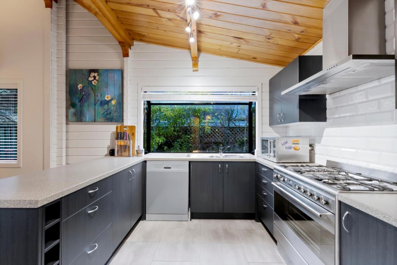 Kereru Cottage, Cosy Log Cabin, Serene Lake & Mountain Views Queenstown Eksteriør bilde